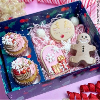 Holly & Berries Hamper & Cupcake Box - Pack of 2